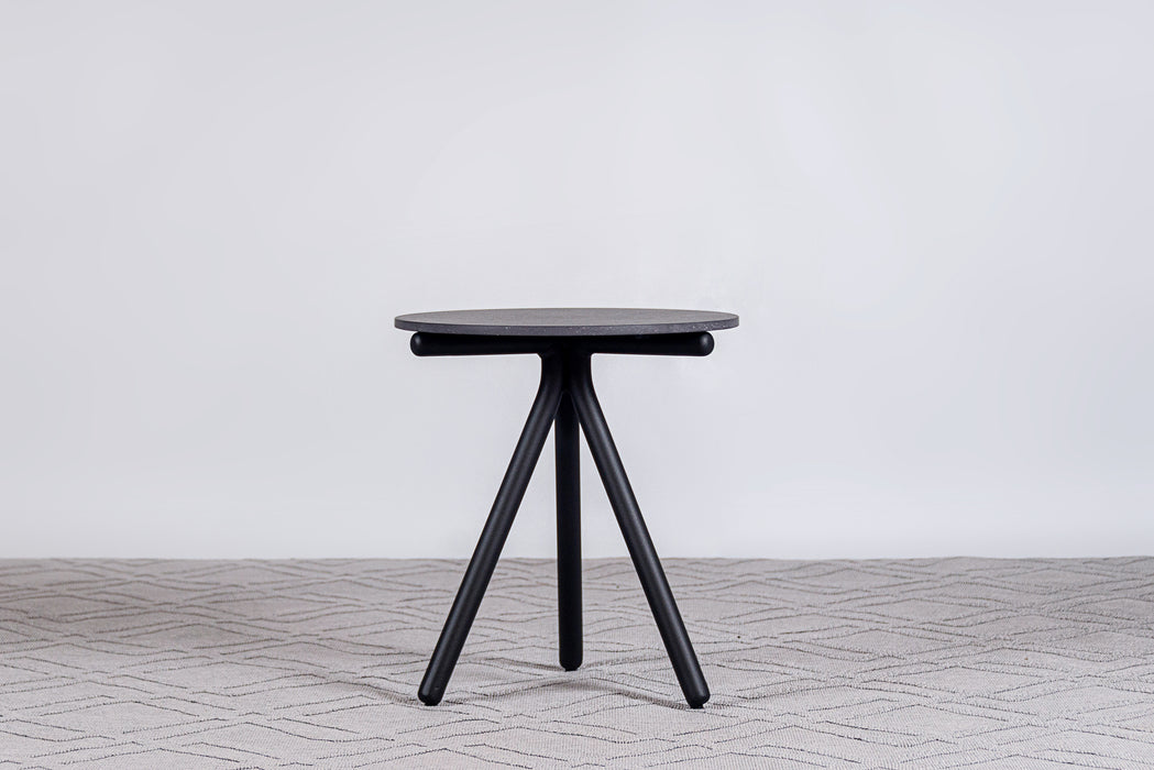 Oscar 17" Round End Table