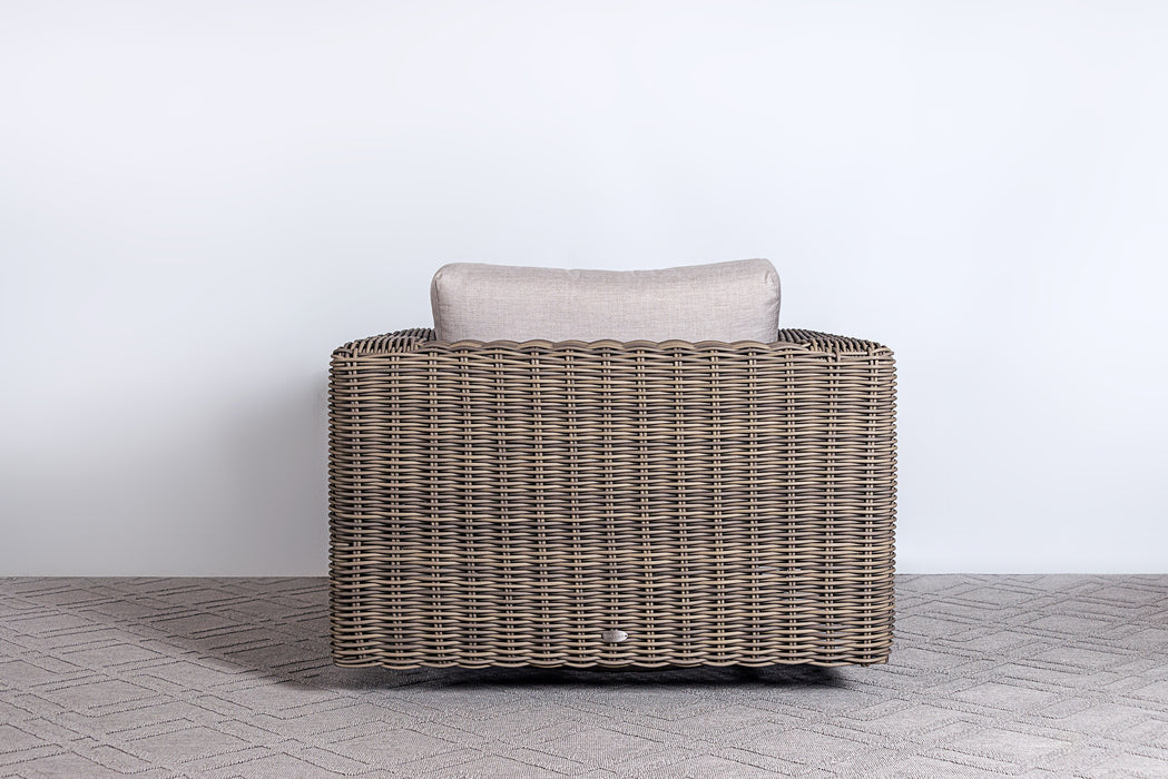 Cubo Swivel Gliding Club Chair w/2 Armrest Tables