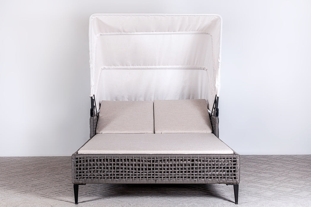 Genval Daybed with Canopy