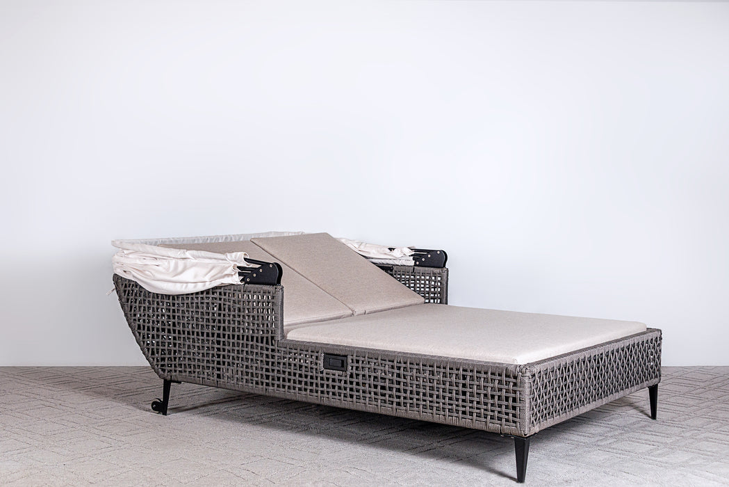 Genval Daybed with Canopy