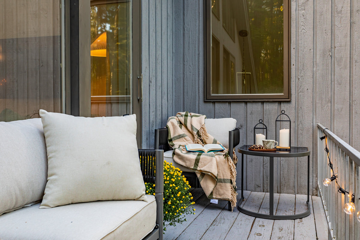 Photo inspiration: Gallery Detail: 5 Space Saving Outdoor Furniture Ideas For Small Patios