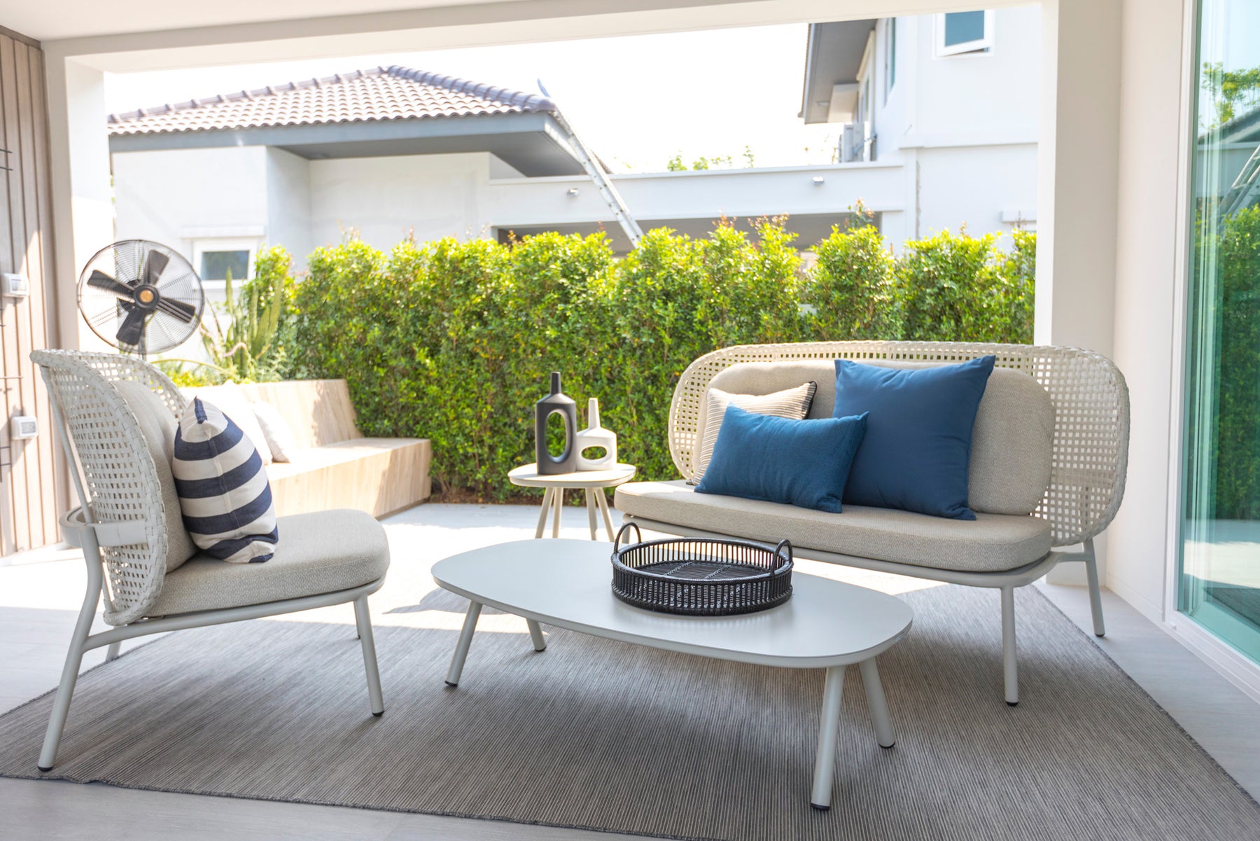 How to Choose Outdoor Furniture for Small Spaces: Maximizing Your Area